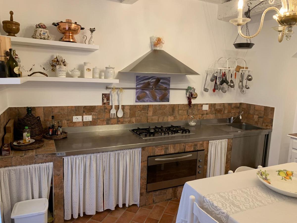 Agriturismo La Casa Dei Ricordi コッレサルヴェッティ エクステリア 写真