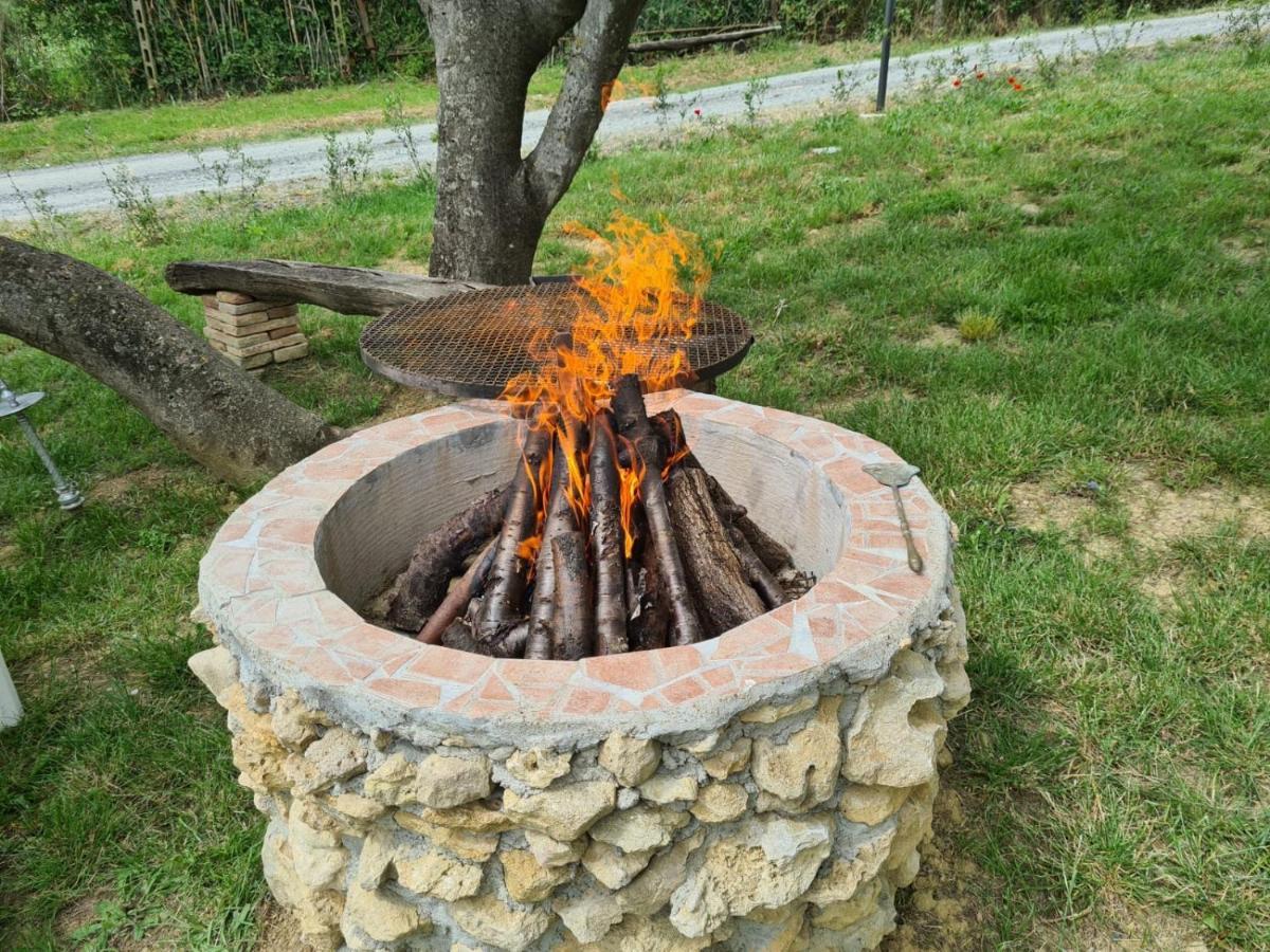 Agriturismo La Casa Dei Ricordi コッレサルヴェッティ エクステリア 写真